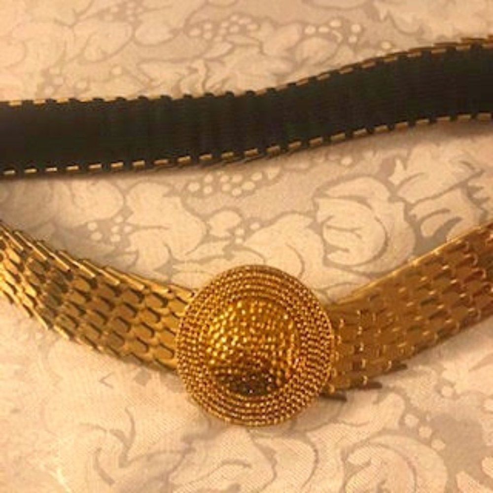 Golden Belt with textured, stretchable, 1 1/2" wide with golden round clasp
